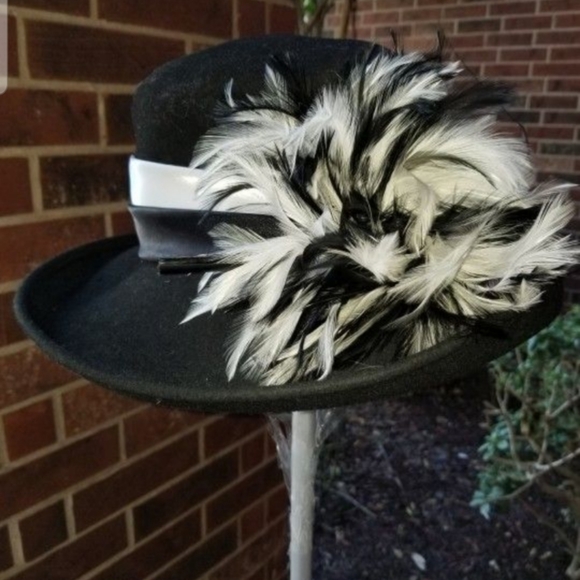 Vintage Glamorous Hat - Picture 2 of 9
